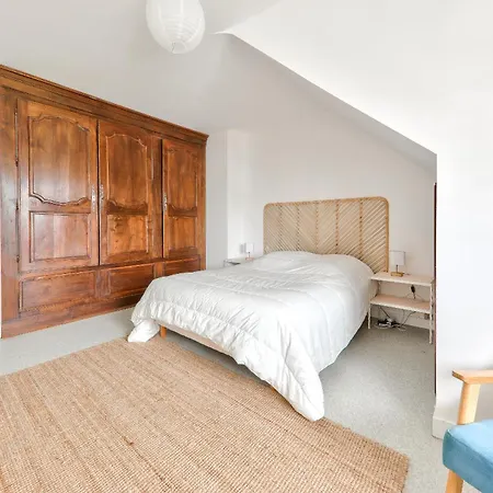 Maison Pour 8 Avec Jardin, 300 M De La بيت للعطل