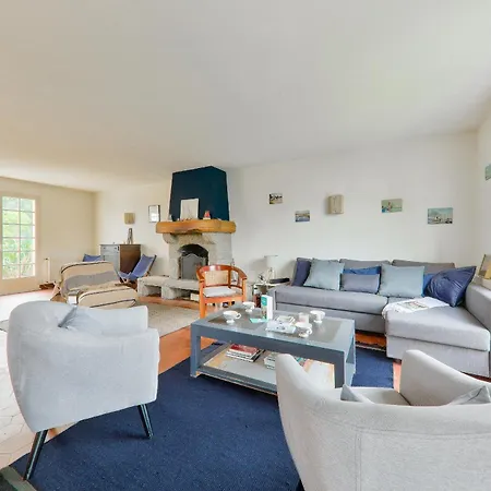 Maison Pour 8 Avec Jardin, 300 M De La بيت للعطل *